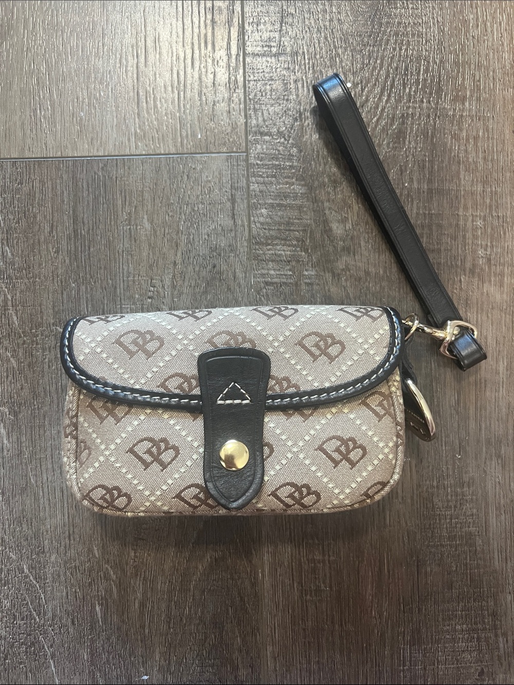 vintage Y2K Dooney & Bourke Signature Monogram Quilt Flap Wristlet Brown/Black